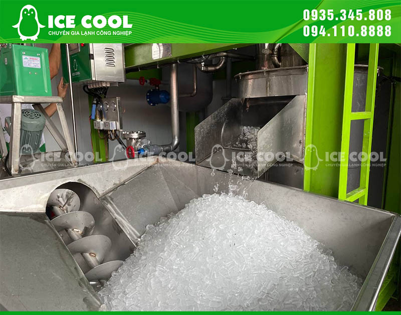 Đá viên từ máy làm đá ICE COOL trong suốt đảm bảo vệ sinh