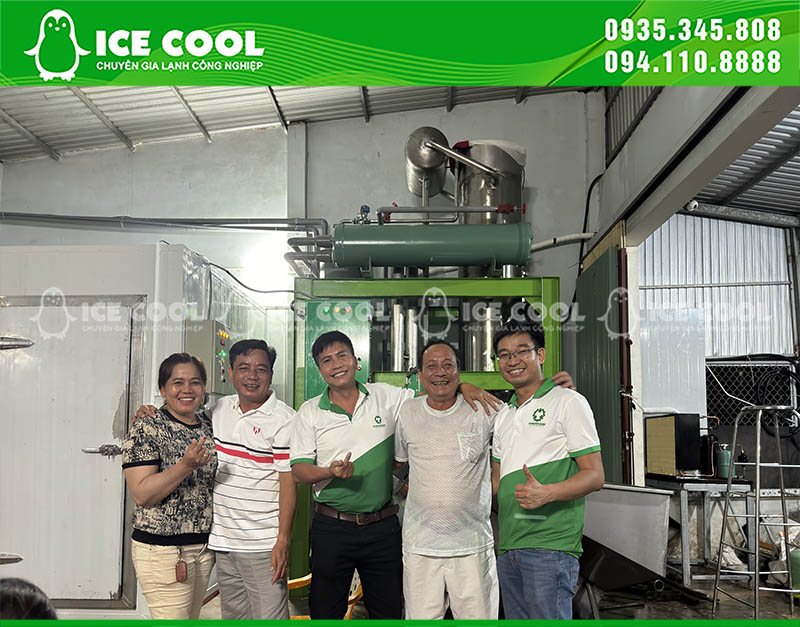 Đại diện ICE COOL và khách hàng